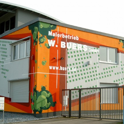 Farbwandel Fassadenkunst grafische Wandgestaltung