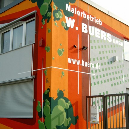 Farbwandel Fassadenkunst grafische Wandgestaltung