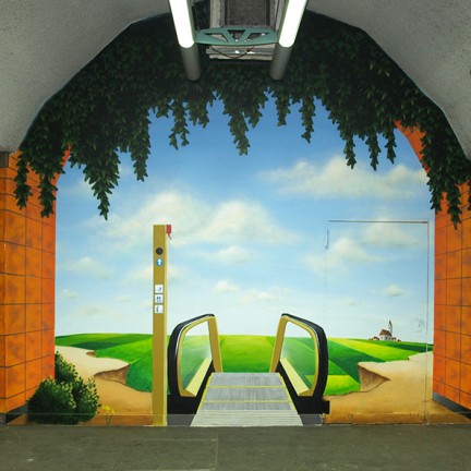 Farbwandel Fassadenkunst U-Bahnhof Berliner Platz