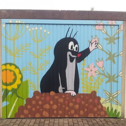 Farbwandel Fassadenkunst Garagenmalerei