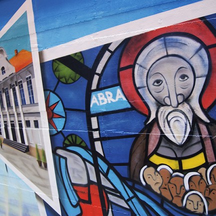 Farbwandel Fassadenkunst St. Elisabeth Hospital Herten Wandgestaltung