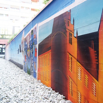 Farbwandel Fassadenkunst St. Elisabeth Hospital Herten Wandgestaltung