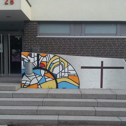 Farbwandel Fassadenkunst Kreuzeskirche Essen