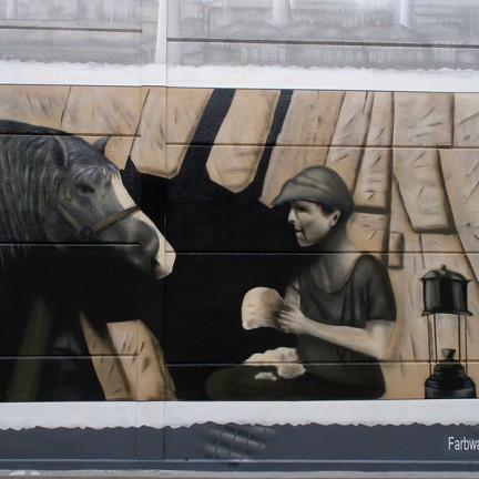 Farbwandel Fassadenkunst Bergbau im Ruhrgebiet