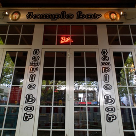 Farbwandel Fassadenkunst Beschriftung Temple Bar