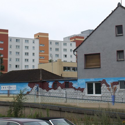 Farbwandel Fassadenkunst Werbeauftrag Install & Grohe