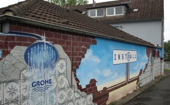 Farbwandel Fassadenkunst Werbeauftrag Install & Grohe