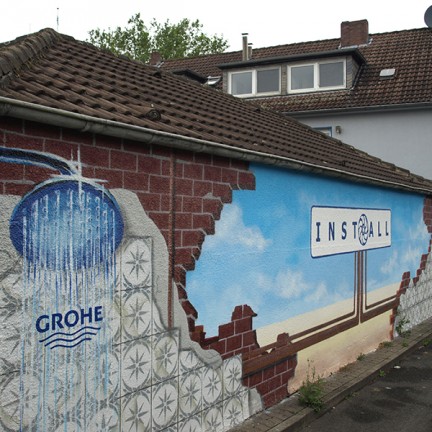 Farbwandel Fassadenkunst Werbeauftrag Install & Grohe