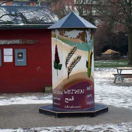 Farbwandel Fassadenkunst Casual Learning Installation Helpage