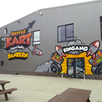 BattleKart Dankern Farbwandel Fassadenkunst